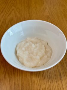 アサヒ「なめらかごはん」を、お茶碗に盛り付けた真上からの写真。