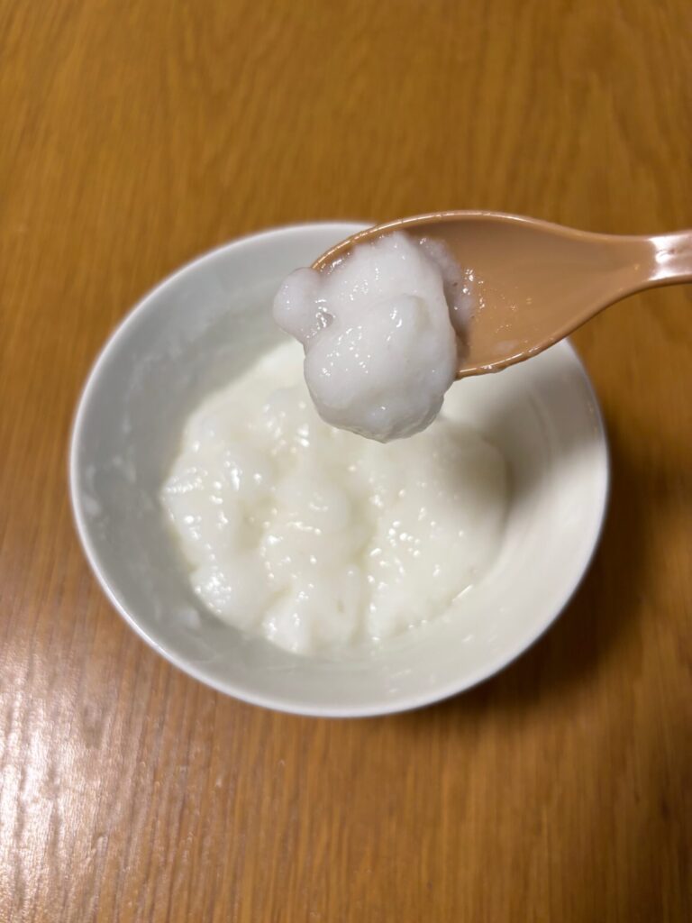 ミキサーゲルと酵素パウダーを使って作った粥ゼリー。ぷるんとした仕上がり。
