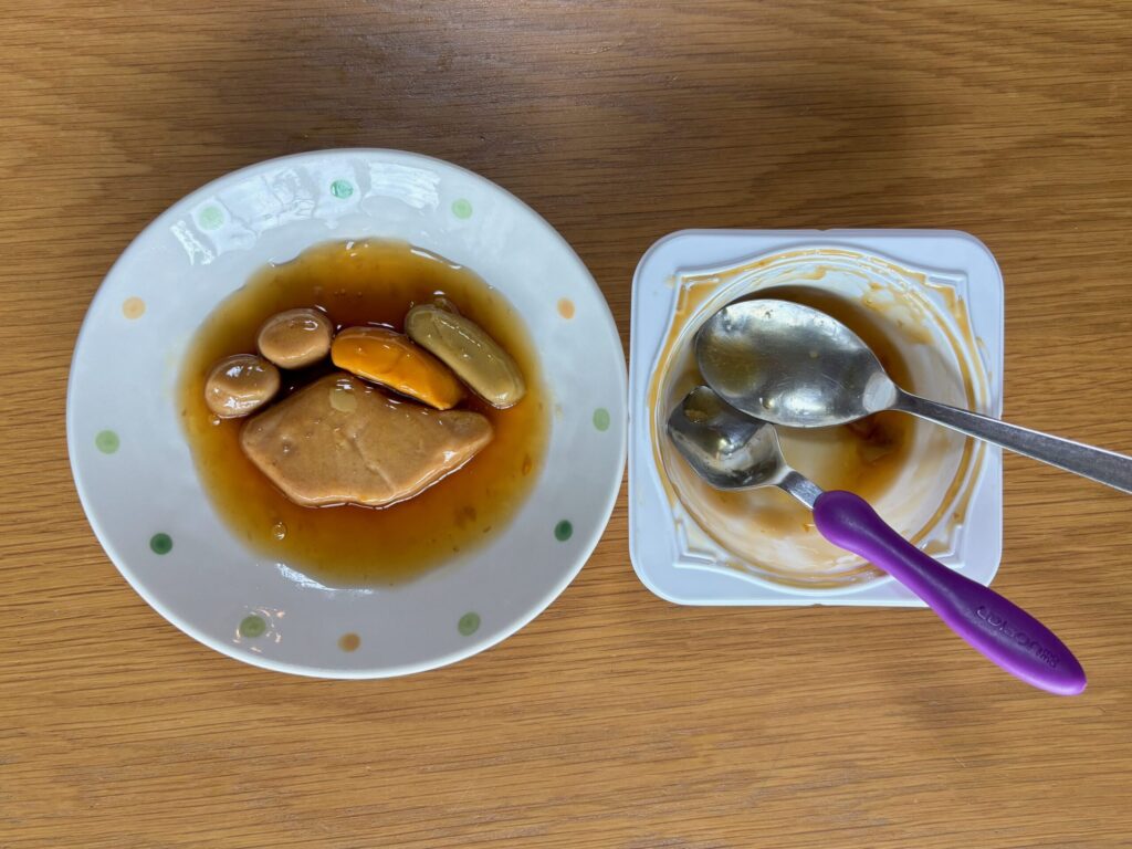 エバースマイル 白身魚の煮つけをお皿に移した直後の写真
