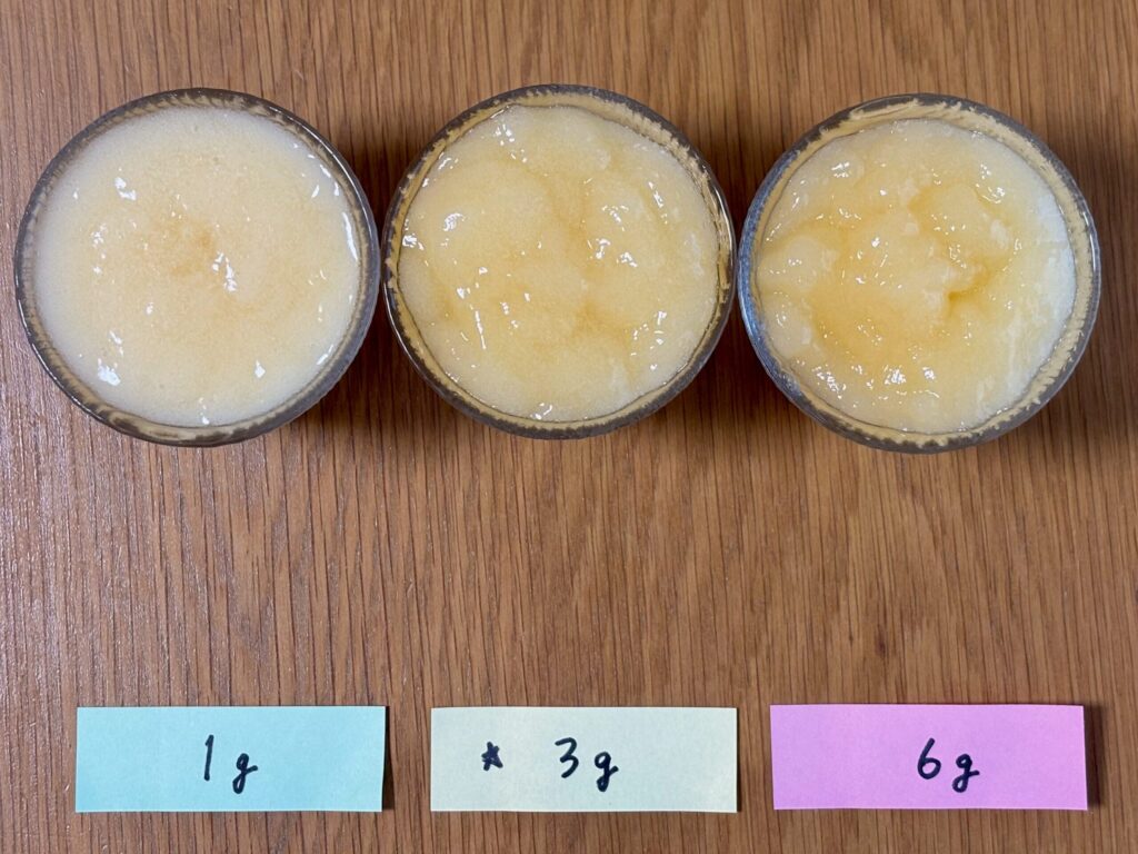 冷蔵庫で15分冷やしたあとの1g・3g・6gのムース食を横並びに比較した写真