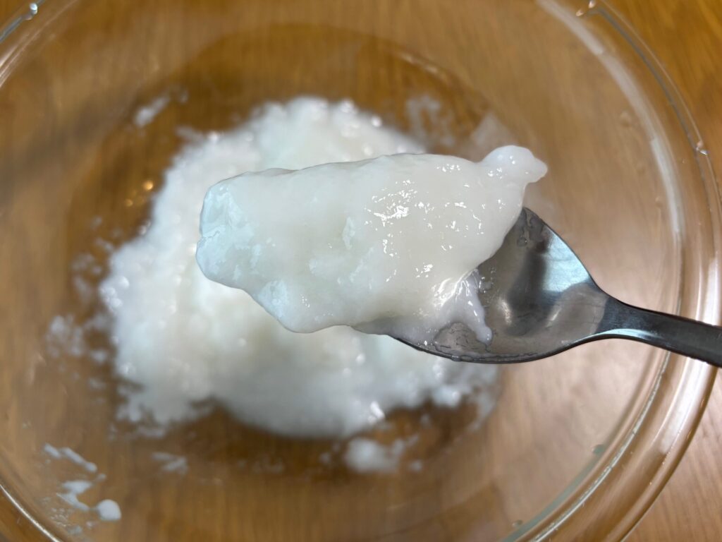 レンジ60秒後、表面は溶けても中心が凍ったままのお粥ゼリー