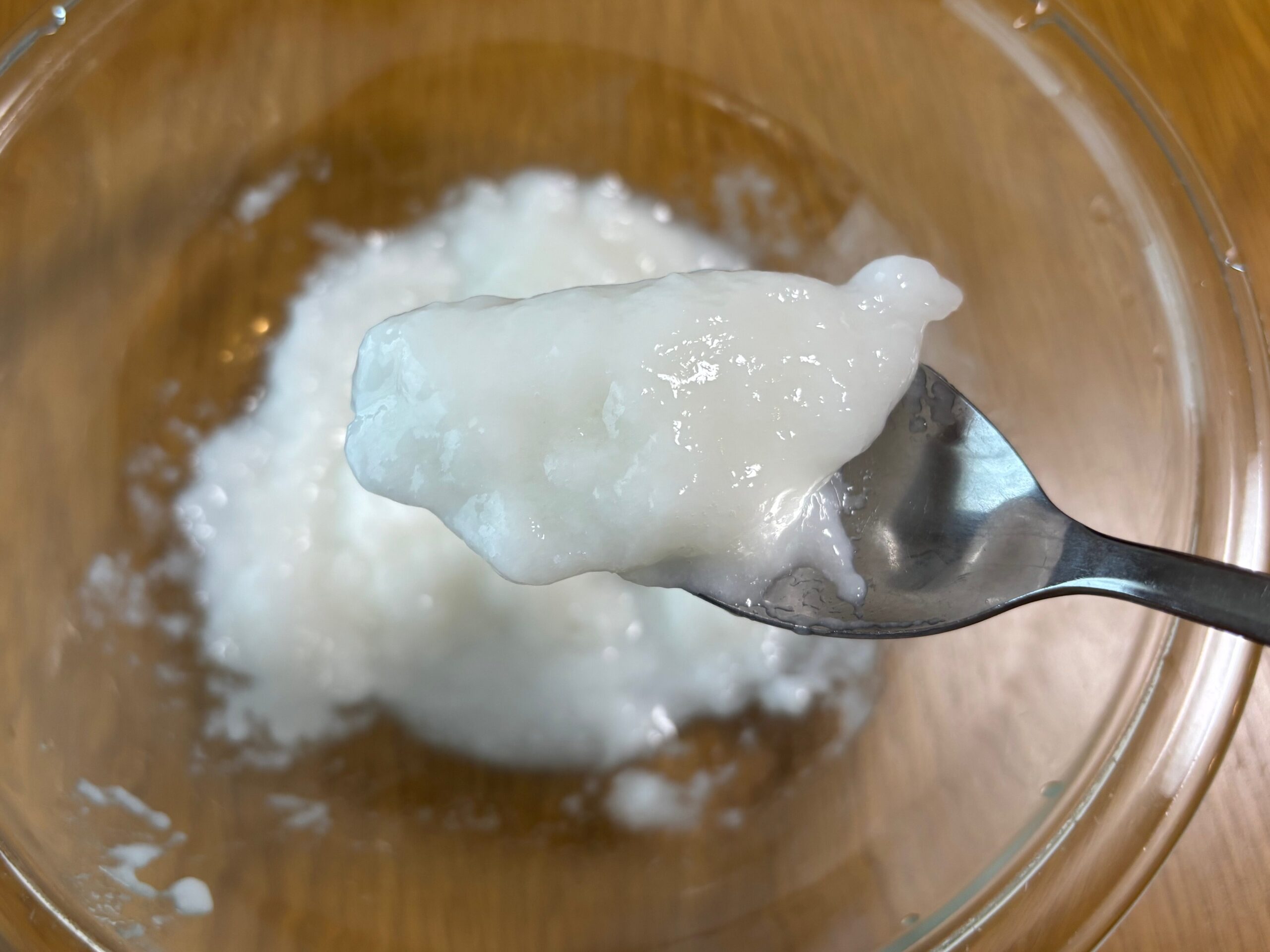レンジ60秒後、表面は溶けても中心が凍ったままのお粥ゼリー