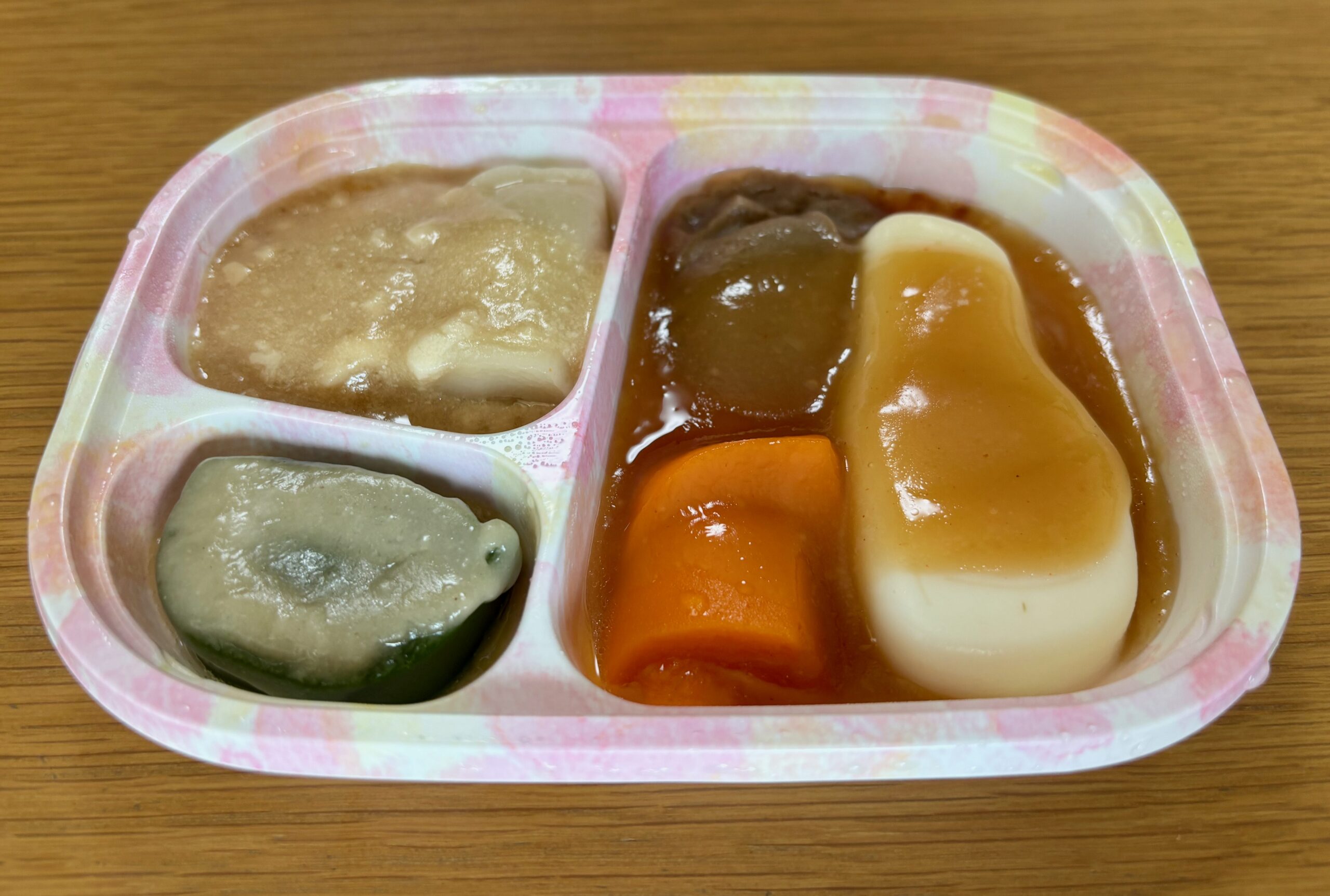 食楽膳のカレイの煮つけセットを温めた直後の写真
