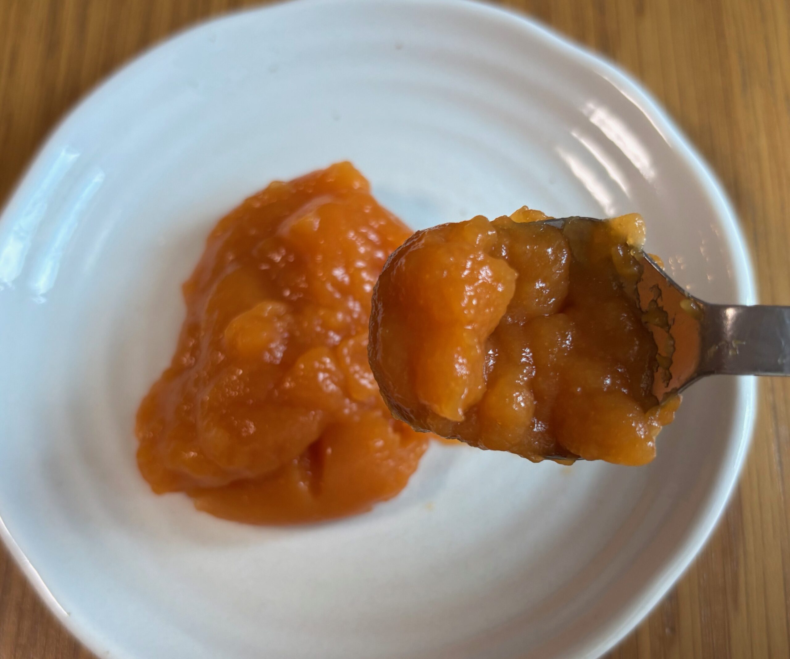 2回目の加熱のあとに戻ったムース食をスプーンですくったところ。なめらかで塊はない