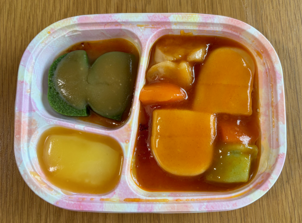 食楽膳の酢豚を温めて真上から撮った写真