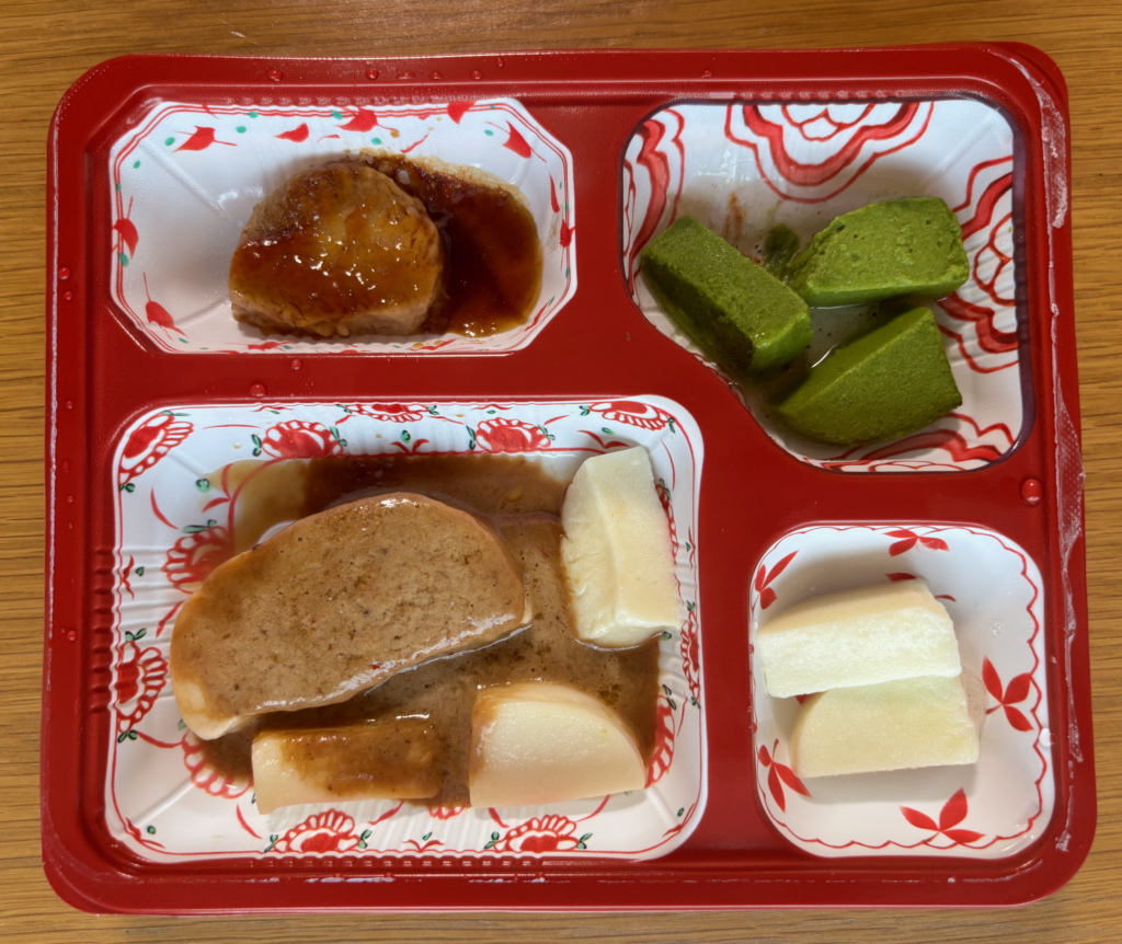 メディカルフードサービスの麻婆豆腐を温めて真上から撮った写真